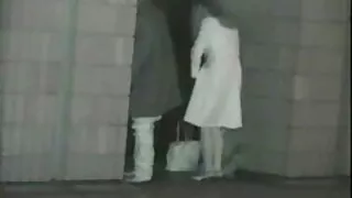 Loira gf mulheres fazendo sexo selvagem com seios pequenos fodida pelo homem