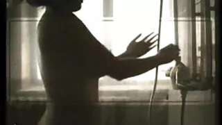 Morena depois de um boquete no banheiro enfiou a sexo pornô selvagem buceta por amor