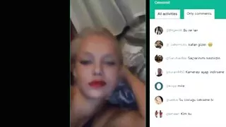 Três putas sexo selvagem e gostoso abrem a boca e lambem uma grande pila preta