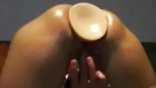 O Major com o cavanhaque preto frita e lambe o buraco sexual videos de sexo selvagem brasileiro de uma linda loira