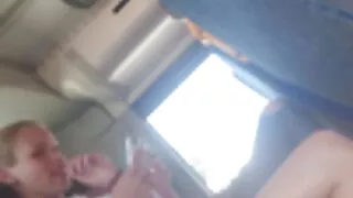 Cara com tatuagem avidamente fode molhado Morena sexo selvagem com dotados buracos
